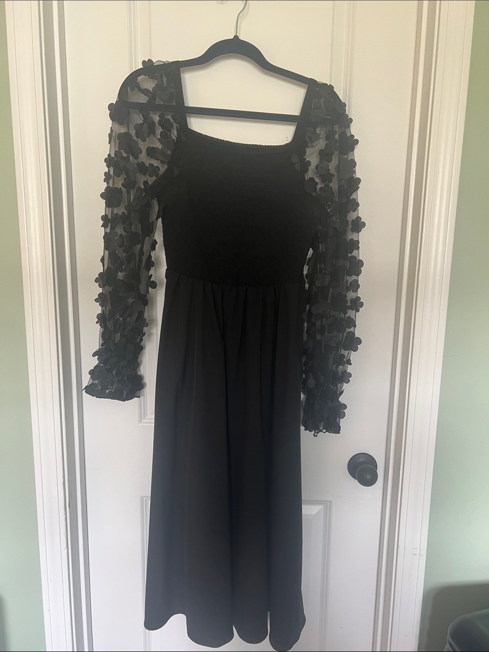 Black Floral Appliqué Sleeve Midi Dress